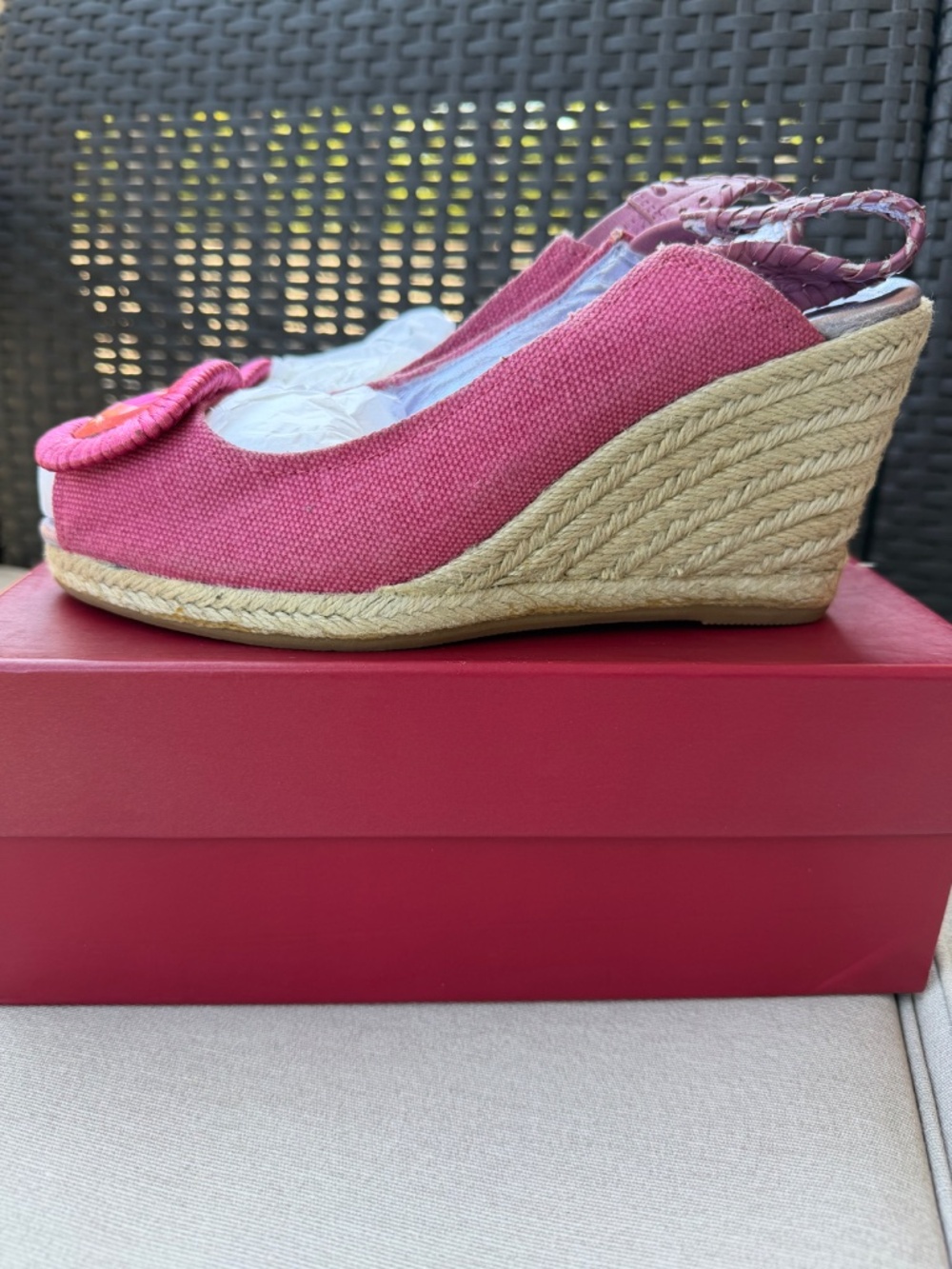 New with box women "Apepazza" wedge espadrille sandals, pink color, size 8 (38).